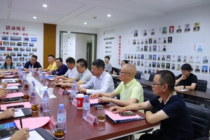 泰顺县县长陈钷一行访问杭州泰顺商会，五洲万汇集团董事长林昌仁作为重要泰商代表参与接待与座谈。